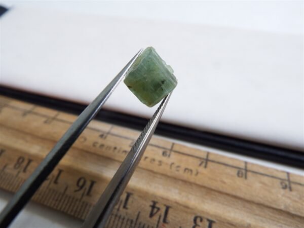 4.85ct terminated chitral emerald untreated gemstone crystal specimen