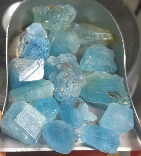 124.9cts/15pcs/Vietnam Natural Blue Aquamarine Rough Crystal - Image 2