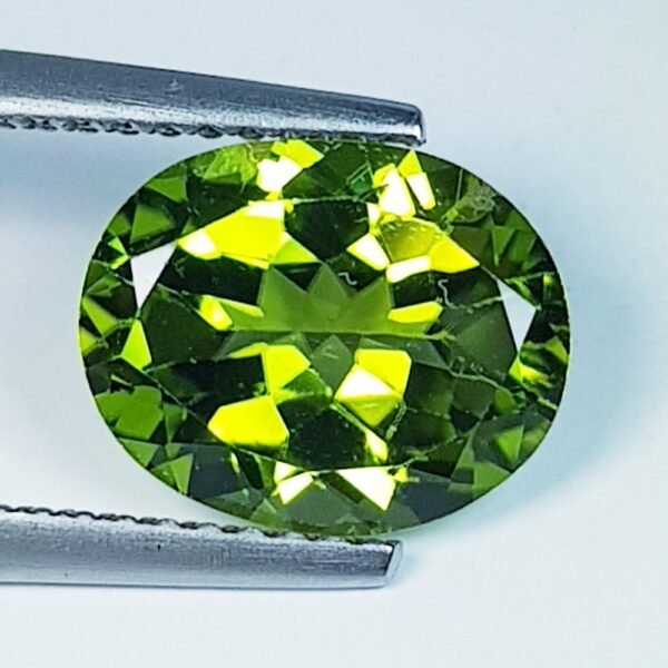 3.02 ct Top Quality Gem Oval Cut Top Luster Natural Peridot