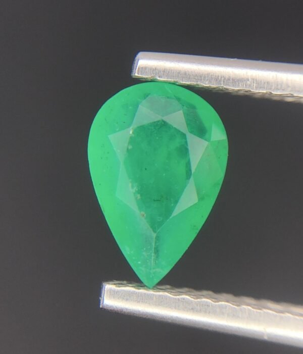 0.92 ct Natural Emerald mined Zambia - Image 2