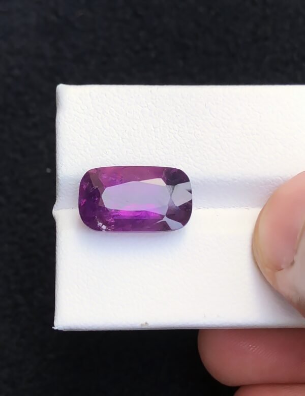 5.80 Ct Natural Purple Transparent Amethyst Gemstone - Image 3