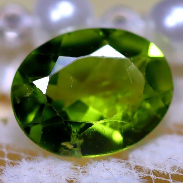 Peridot 1.86Ct Natural Pakistan Himalayan Green Peridot E0103/A10 - Image 2