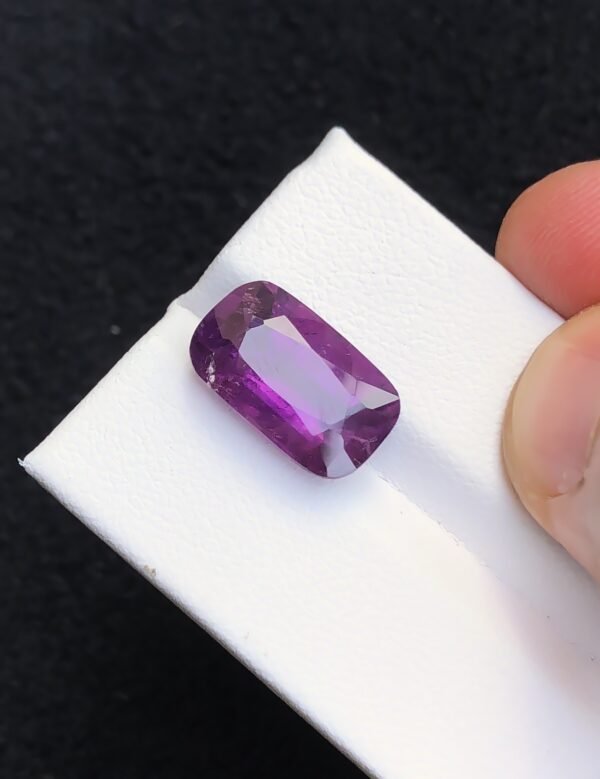 5.80 Ct Natural Purple Transparent Amethyst Gemstone - Image 2