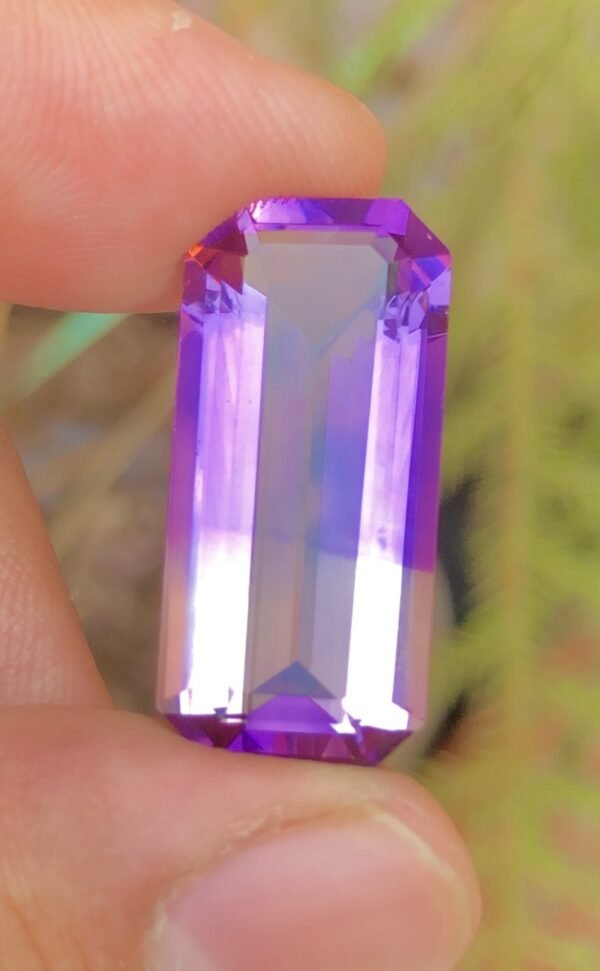 TOP PRECISION CUT 22.58 CARAT NATURAL AMETRINE DARK COLOUR FROM BOLIVIA - Image 2