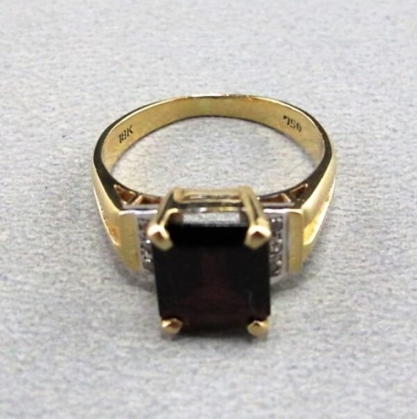 Garnet Ring 3.5 cts with Diamond Accents in 18 ct Gold Setting - Image 3