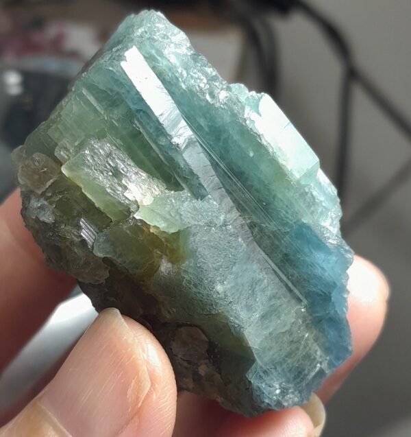 242cts/ Vietnam Natural Blue Aquamarine Rough Crystal