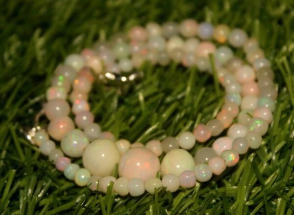 60.55 Crts 16.4 inches Natural Ethiopian Fire Opal Ball Necklace 246 - Image 3