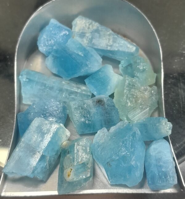 113cts/14pcs/Vietnam Natural Blue Aquamarine Rough Crystal - Image 3