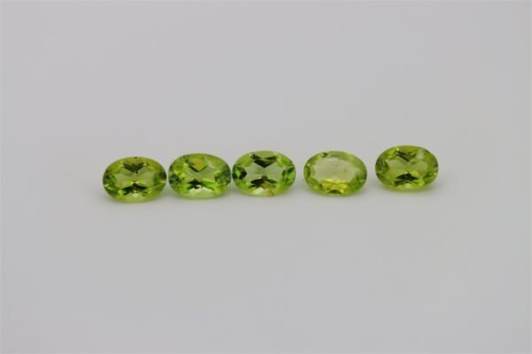 4.455 CTs Natural Peridot Set, Well Oval Leaf Green Gemstone