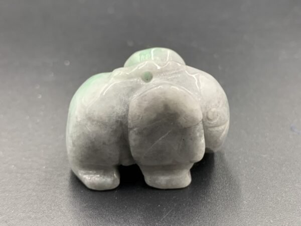 96.80 Cts Hand Carved Jade Elephant - Image 2