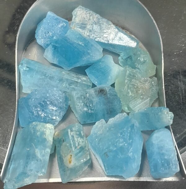 113cts/14pcs/Vietnam Natural Blue Aquamarine Rough Crystal