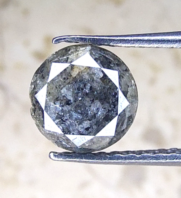 Breathtaking pattern. Natural Beauty 1.10 Carat Salt & Pepper Diamond