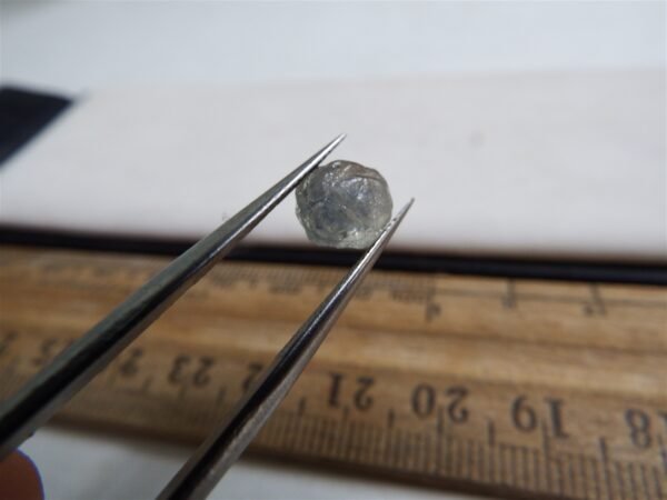 2.5ct bi color madagascar trapichae sapphire gemstone crystal specimen - Image 3