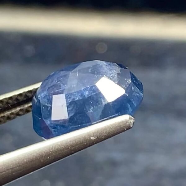 4.55CT No Treatment Certified Natural Blue Sapphire from Sri Lanka. - Image 2