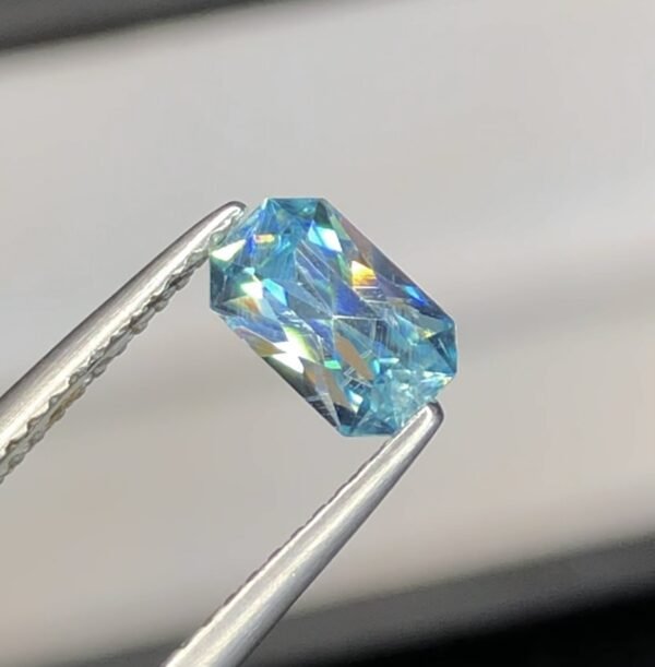AAA BRILLIANCE 1.00 CARAT VIBRANT BLUE ZIRCON - Image 2