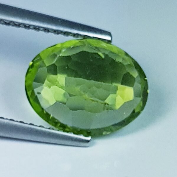 3.02 ct Top Quality Gem Oval Cut Top Luster Natural Peridot - Image 3