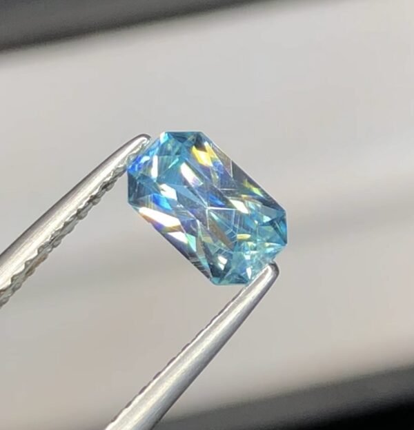 AAA BRILLIANCE 1.00 CARAT VIBRANT BLUE ZIRCON - Image 3